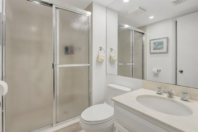 1710 S Ocean Ln 104, Fort Lauderdale, FL 33316