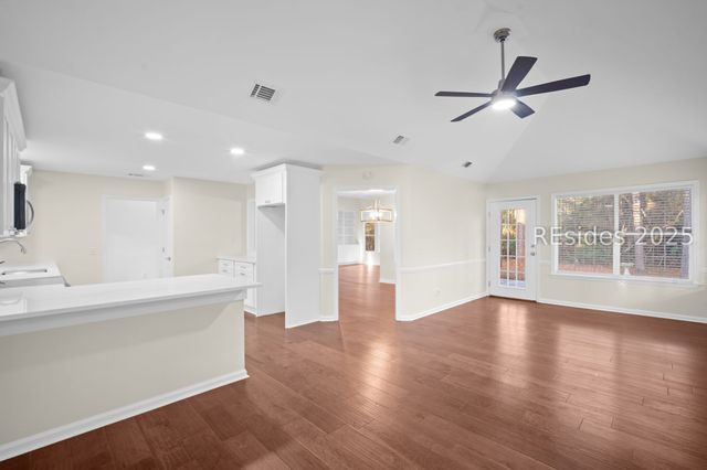 39 Golden Hind Dr, Hilton Head Island, SC 29926