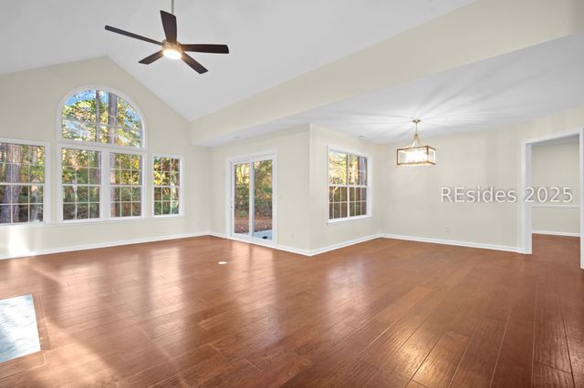 39 Golden Hind Dr, Hilton Head Island, SC 29926