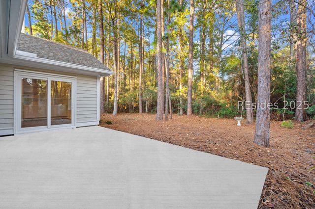 39 Golden Hind Dr, Hilton Head Island, SC 29926