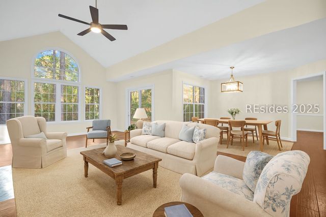 39 Golden Hind Dr, Hilton Head Island, SC 29926