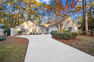 39 Golden Hind Dr, Hilton Head Island, SC 29926