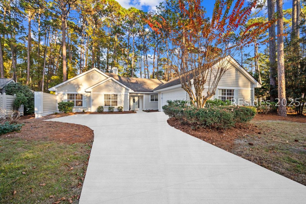 39 Golden Hind Dr, Hilton Head Island, SC 29926