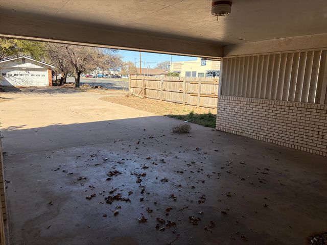 3404 70th Drive, Lubbock, TX 79413