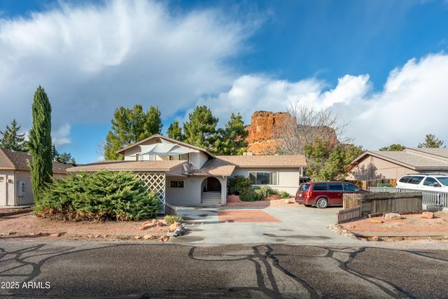 330 N FAIRWAY OAKS Drive, Sedona, AZ 86351