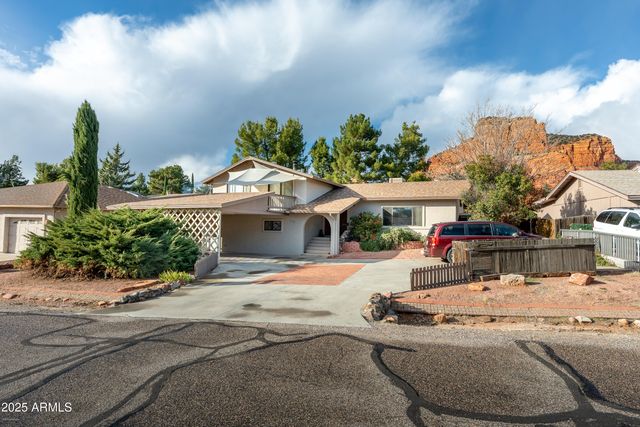 330 N FAIRWAY OAKS Drive, Sedona, AZ 86351