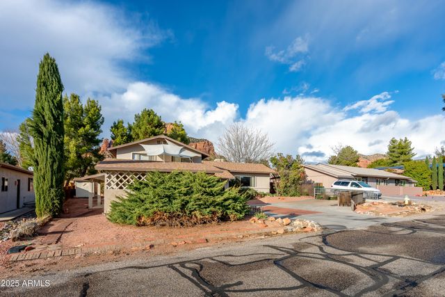 330 N FAIRWAY OAKS Drive, Sedona, AZ 86351
