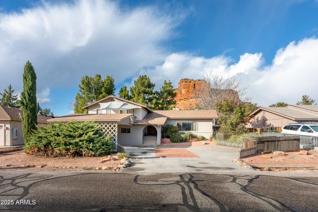 330 N FAIRWAY OAKS Drive, Sedona, AZ 86351