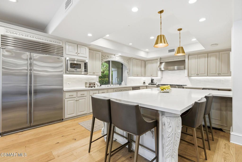 Image 12 of property listing at 1103 Country Valley Road, Westlake Village, CA 91362