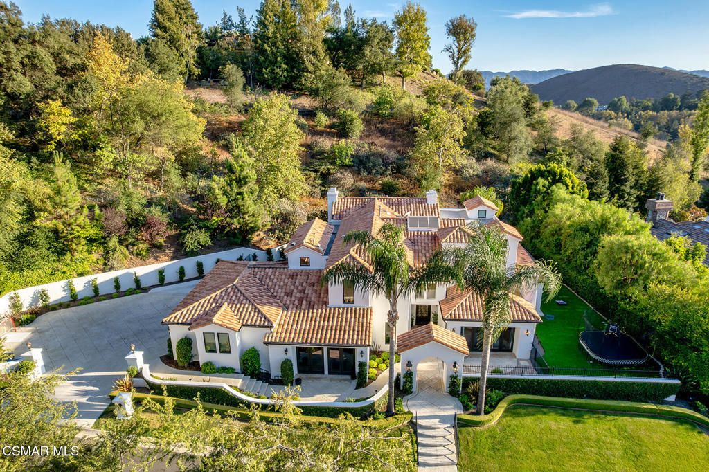 Image 3 of property listing at 1103 Country Valley Road, Westlake Village, CA 91362