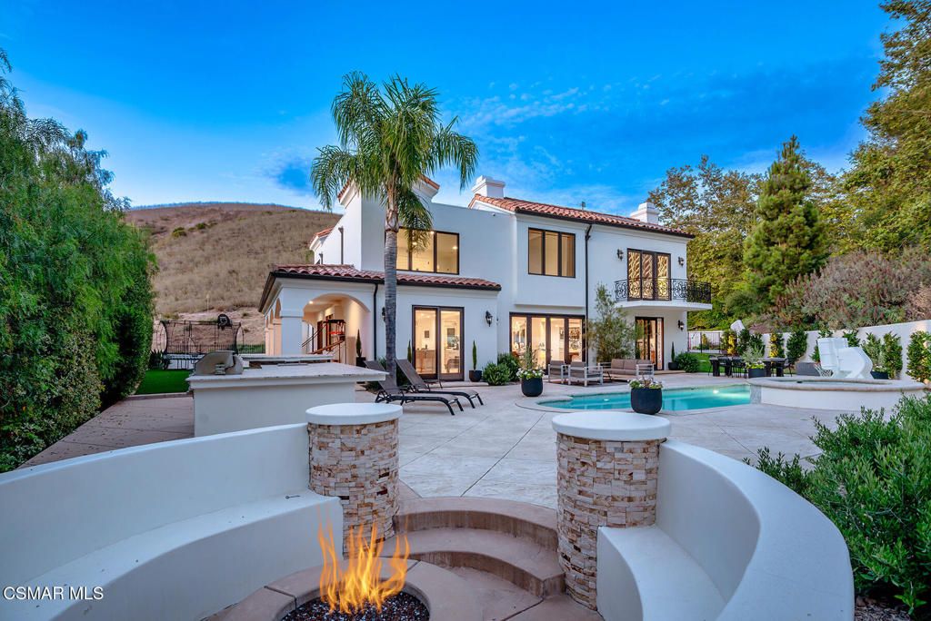 Image 4 of property listing at 1103 Country Valley Road, Westlake Village, CA 91362