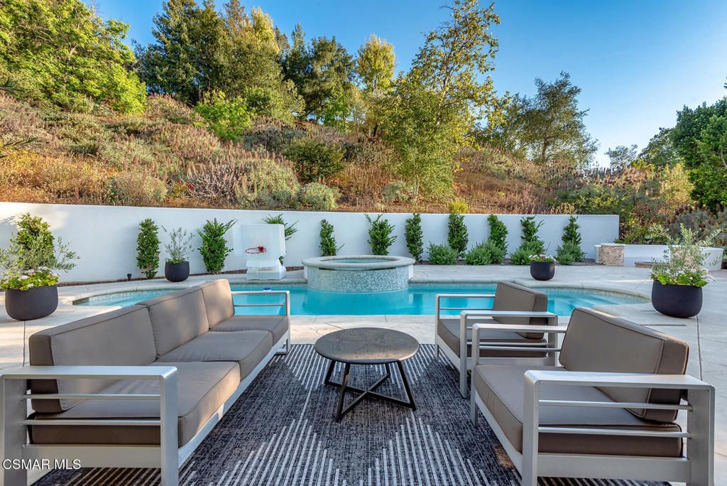 Image 40 of property listing at 1103 Country Valley Road, Westlake Village, CA 91362