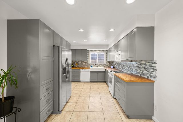 10812 Dunbar Way, Rancho Cordova, CA 95670