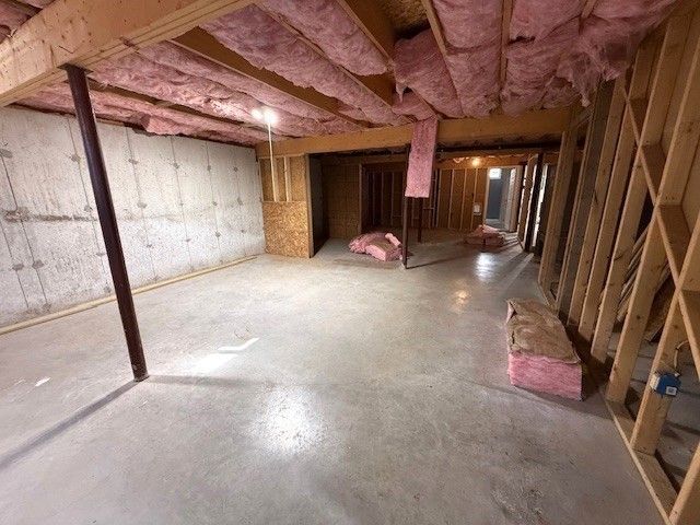 141 Cournoyer Blvd, Southbridge, MA 01550