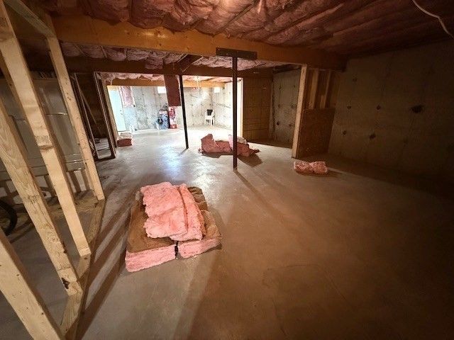 141 Cournoyer Blvd, Southbridge, MA 01550