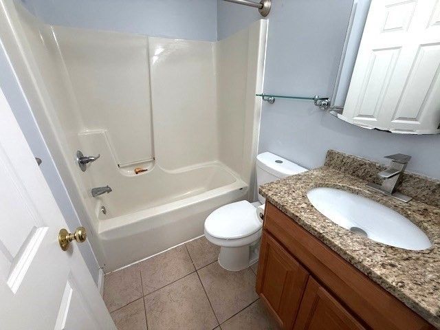 141 Cournoyer Blvd, Southbridge, MA 01550