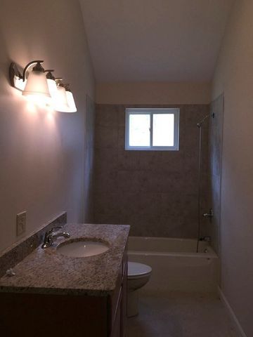 141 Cournoyer Blvd, Southbridge, MA 01550