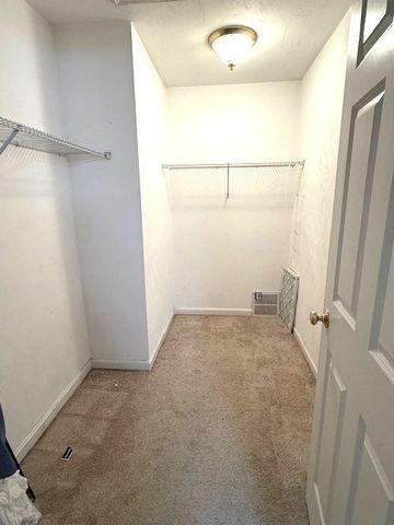 141 Cournoyer Blvd, Southbridge, MA 01550