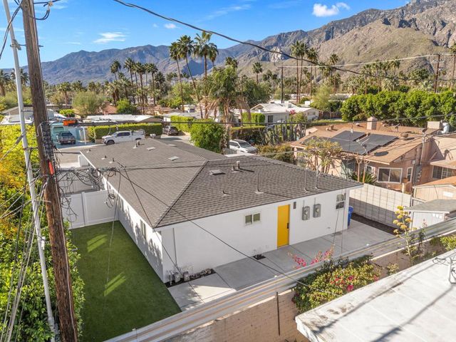 1372 E Camino Primrose, Palm Springs, CA 92264