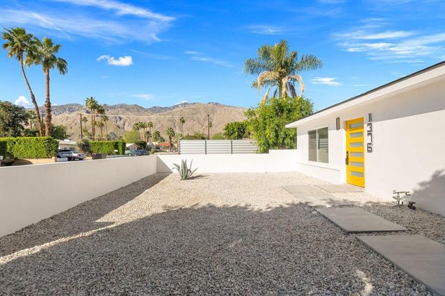1372 E Camino Primrose, Palm Springs, CA 92264