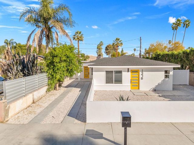 1372 E Camino Primrose, Palm Springs, CA 92264