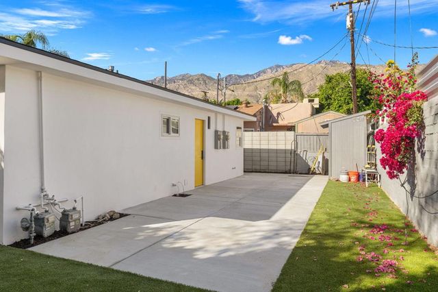 1372 E Camino Primrose, Palm Springs, CA 92264