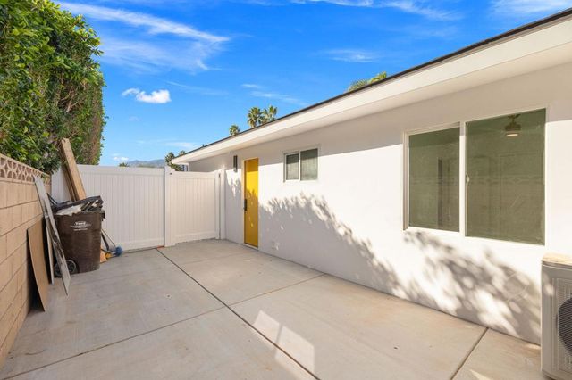 1372 E Camino Primrose, Palm Springs, CA 92264