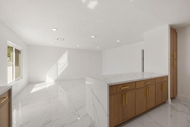 1372 E Camino Primrose, Palm Springs, CA 92264