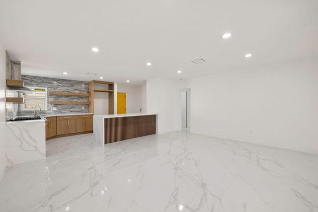 1372 E Camino Primrose, Palm Springs, CA 92264