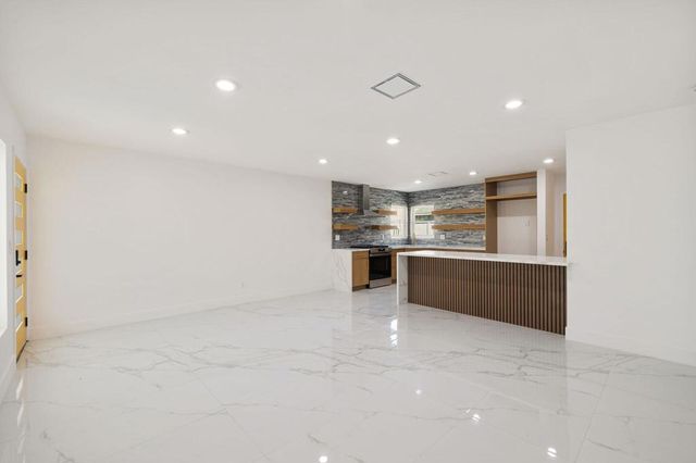 1372 E Camino Primrose, Palm Springs, CA 92264