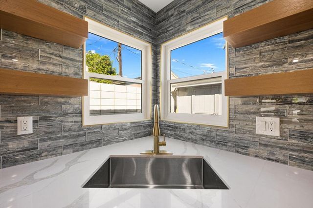 1372 E Camino Primrose, Palm Springs, CA 92264