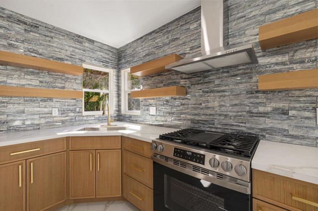 1372 E Camino Primrose, Palm Springs, CA 92264