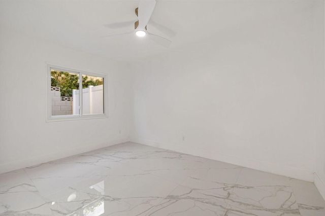 1372 E Camino Primrose, Palm Springs, CA 92264