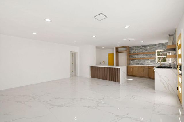 1372 E Camino Primrose, Palm Springs, CA 92264