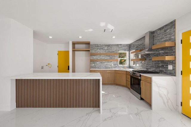 1372 E Camino Primrose, Palm Springs, CA 92264