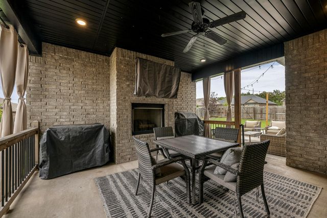 201 Doral Drive, Cave Springs, AR 72718