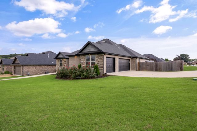 201 Doral Drive, Cave Springs, AR 72718