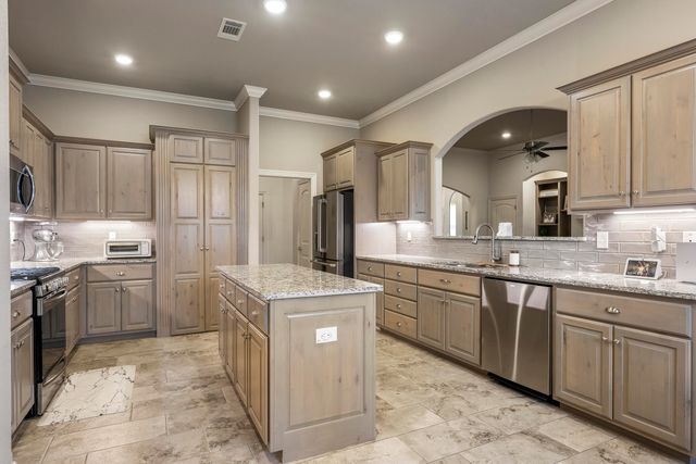 201 Doral Drive, Cave Springs, AR 72718