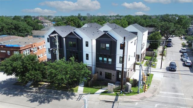 326 Eastwood Street, Houston, TX 77011