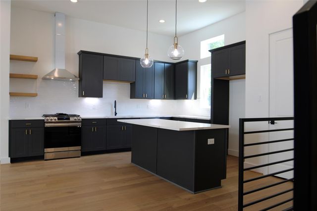 326 Eastwood Street, Houston, TX 77011