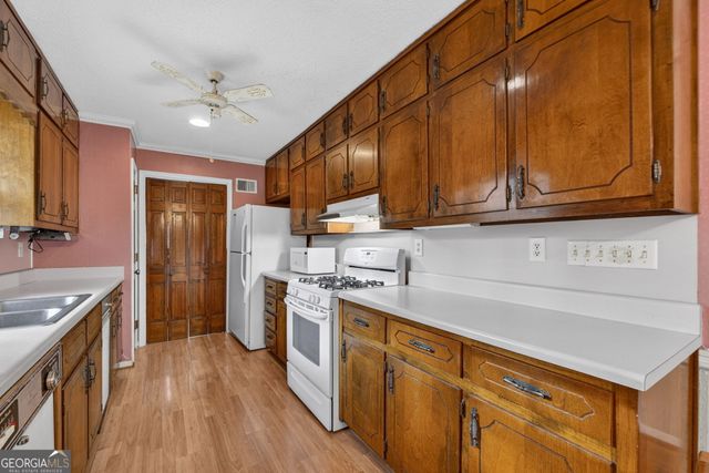 5227 Beechwood Forest Drive, Lithonia, GA 30038