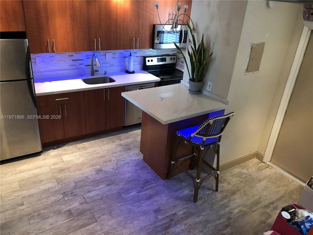 4081 N Dixie Hwy 29, Oakland Park, FL 33334