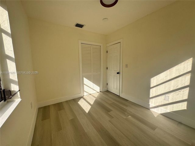 10521 NW 35th Ct 0, Miami, FL 33147