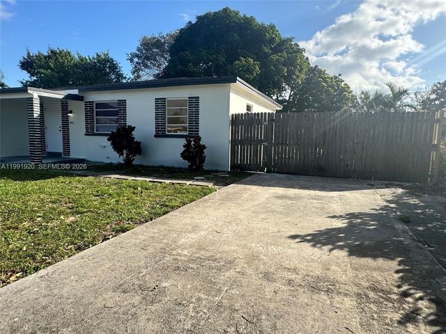10521 NW 35th Ct 0, Miami, FL 33147