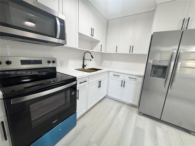 10521 NW 35th Ct 0, Miami, FL 33147