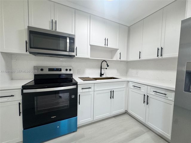 10521 NW 35th Ct 0, Miami, FL 33147