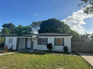 10521 NW 35th Ct 0, Miami, FL 33147