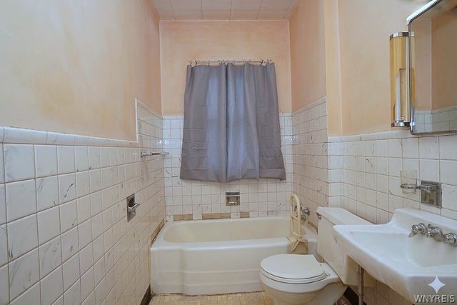 90 Evans Street, Lockport City, NY 14094