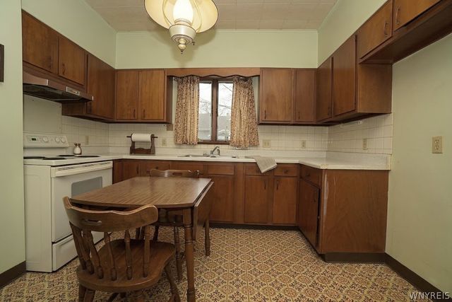 90 Evans Street, Lockport City, NY 14094