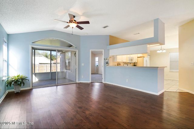 1134 HOMARD Boulevard E, Jacksonville, FL 32225